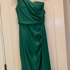 Chic One-Shoulder Green Dress